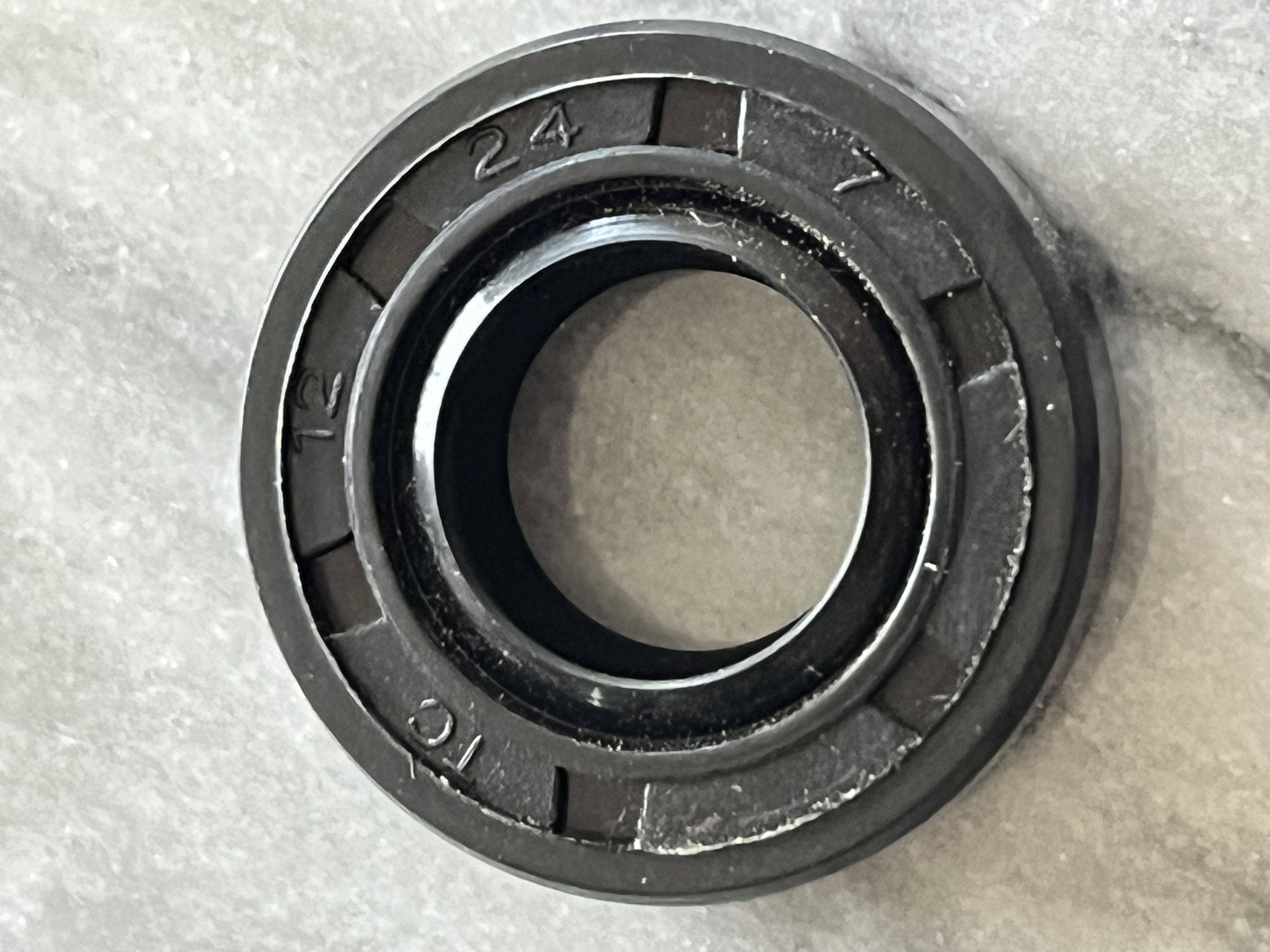 Leaking seawater impeller cooling Pump for Generator or main engine image 1